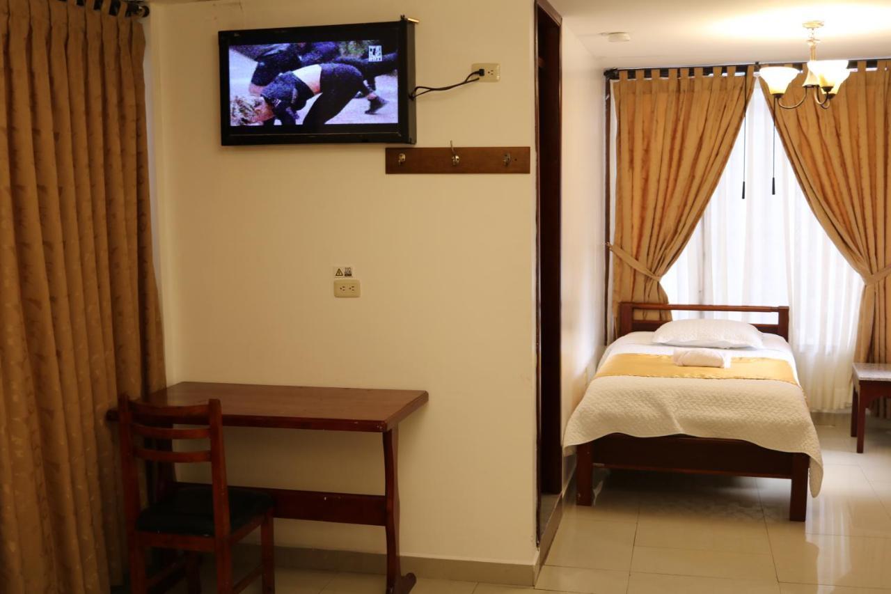 Hostal Kamelot Banos  Luaran gambar